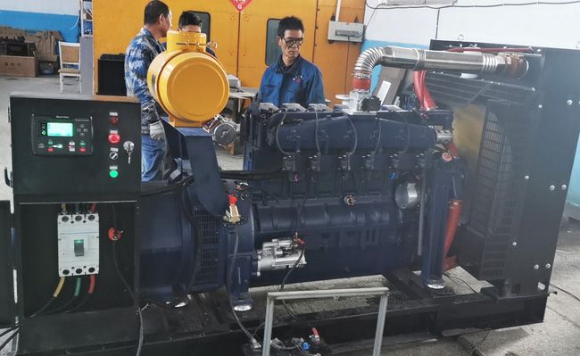 4臺200kw沼氣發電機組發往江西贛州市兩家養殖場